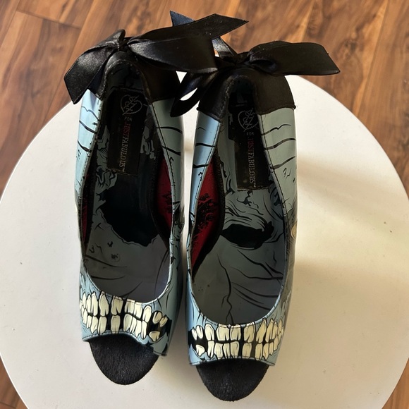JusFab Shoes - JusFab  zombie hells size 41